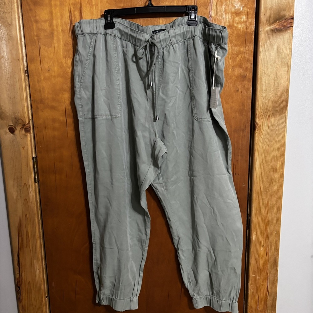 NWT Jones New York Green Joggers Pants 2X Lyocell New NWT read